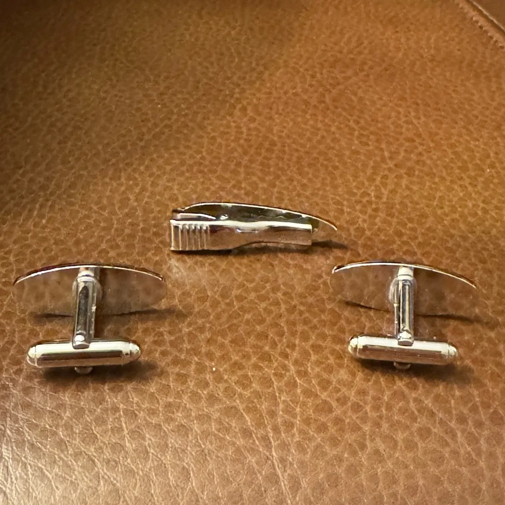 VTG silver tone textured oval cuff links w/ starburst design & matching tie clip